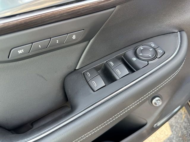 Used 2022 Buick Envision Avenir w/ Technology Package II image 13