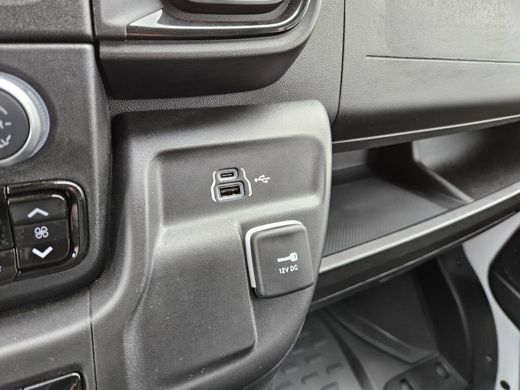 Used 2025 RAM ProMaster 2500 FWD image 24