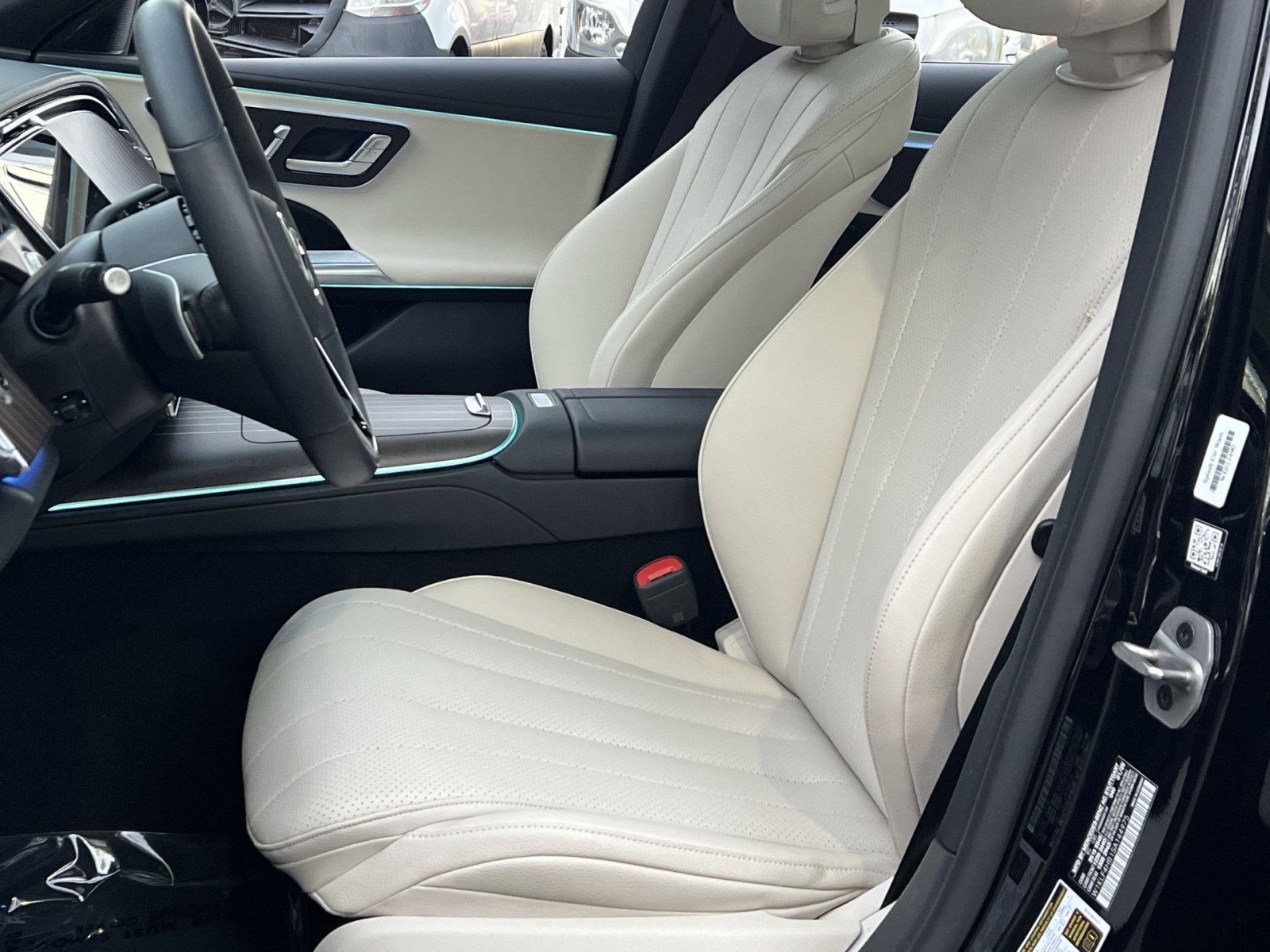Certified 2025 Mercedes-Benz E 350 4MATIC Sedan w/ Driver Assistance Package image 18