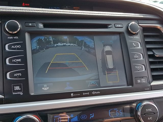 Used 2019 Toyota Highlander Limited Platinum AWD/4WD image 18