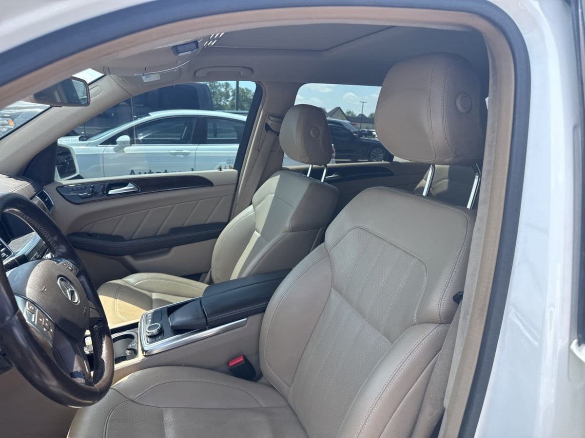Used 2016 Mercedes-Benz GL 450 4MATIC image 3