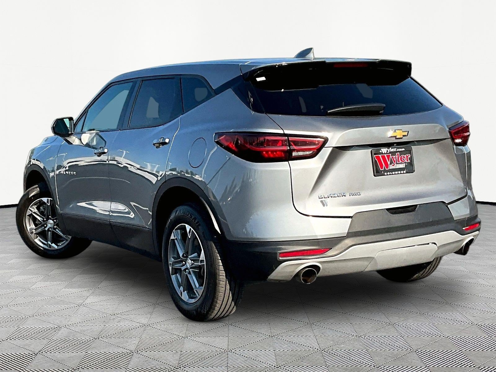 Used 2023 Chevrolet Blazer LT AWD/4WD image 4