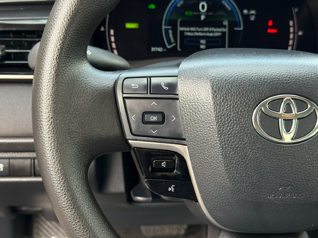 Used 2025 Toyota Camry LE FWD image 22