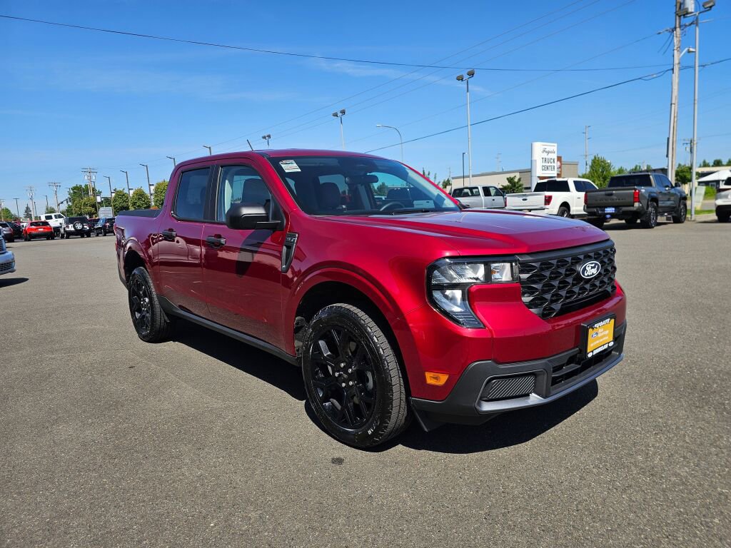 Certified 2025 Ford Maverick XLT w/ 4K Tow Package AWD/4WD image 4