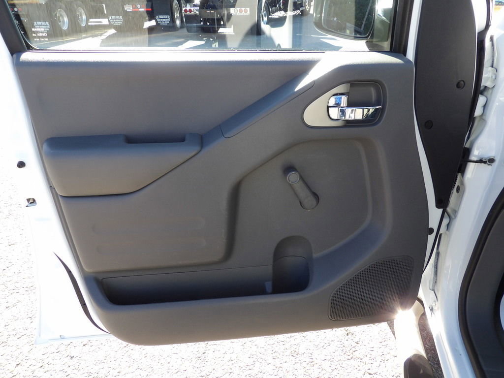 Used 2018 Nissan Frontier S RWD image 14
