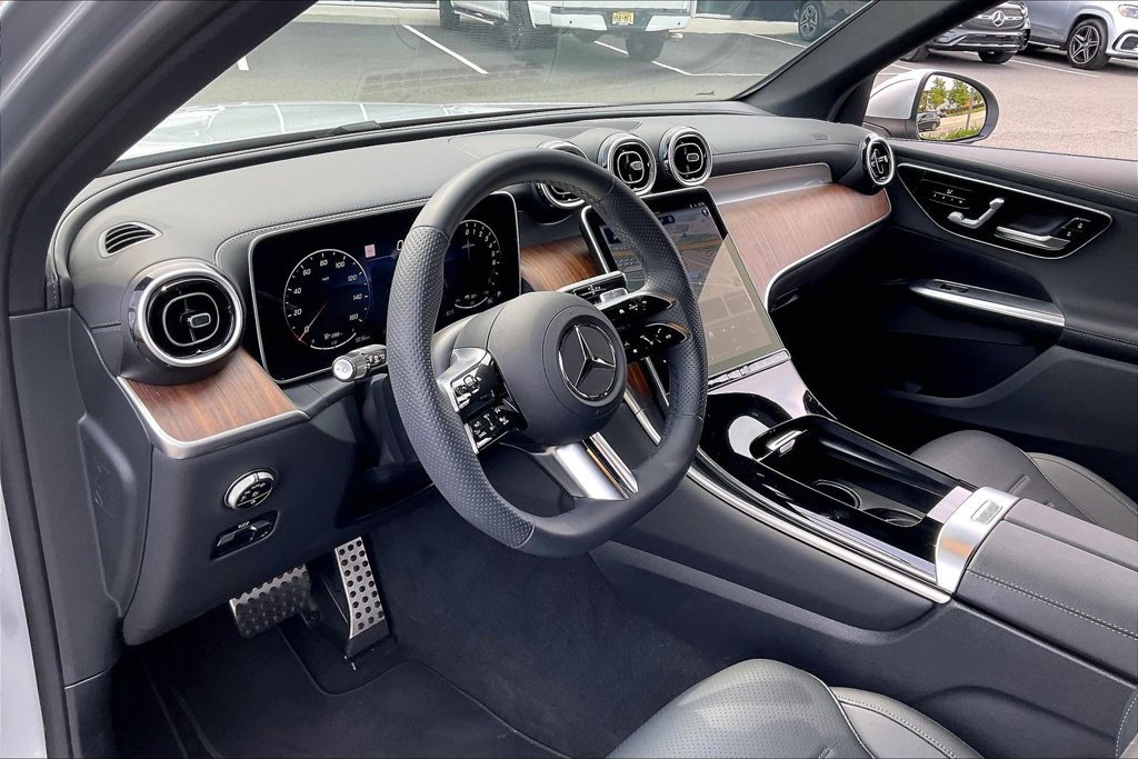Certified 2025 Mercedes-Benz GLC 350e 4MATIC image 11