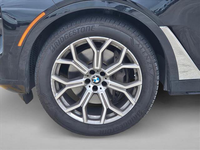 Used 2023 BMW X7 xDrive40i AWD/4WD image 14
