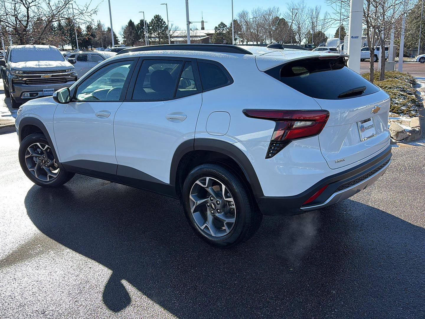 Used 2025 Chevrolet Trax LT w/ LT Convenience Package image 4