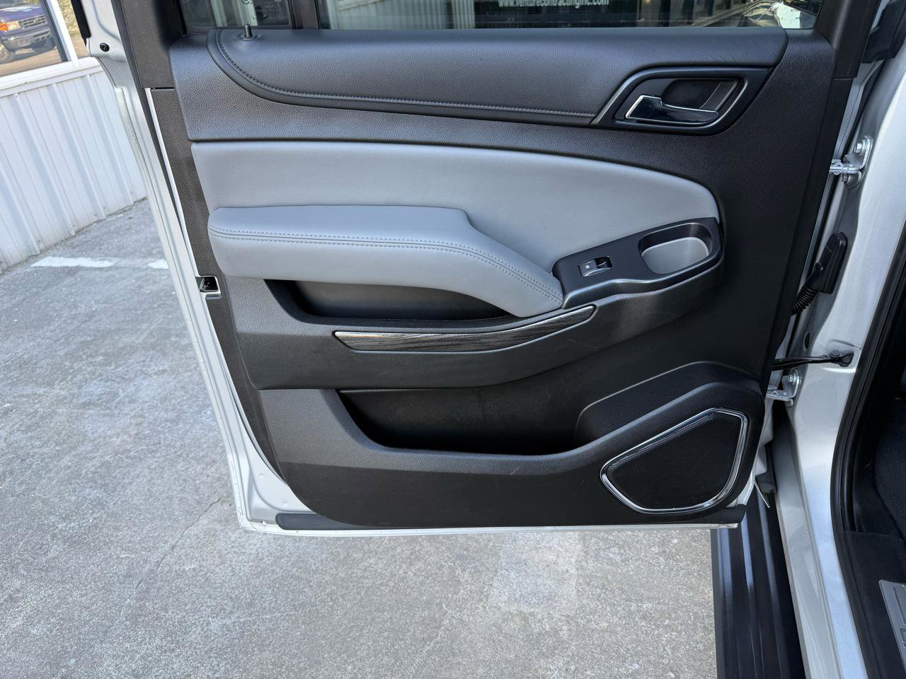 Used 2019 Chevrolet Suburban LT image 21