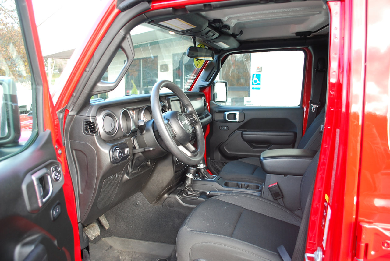 Used 2023 Jeep Wrangler Sport image 5