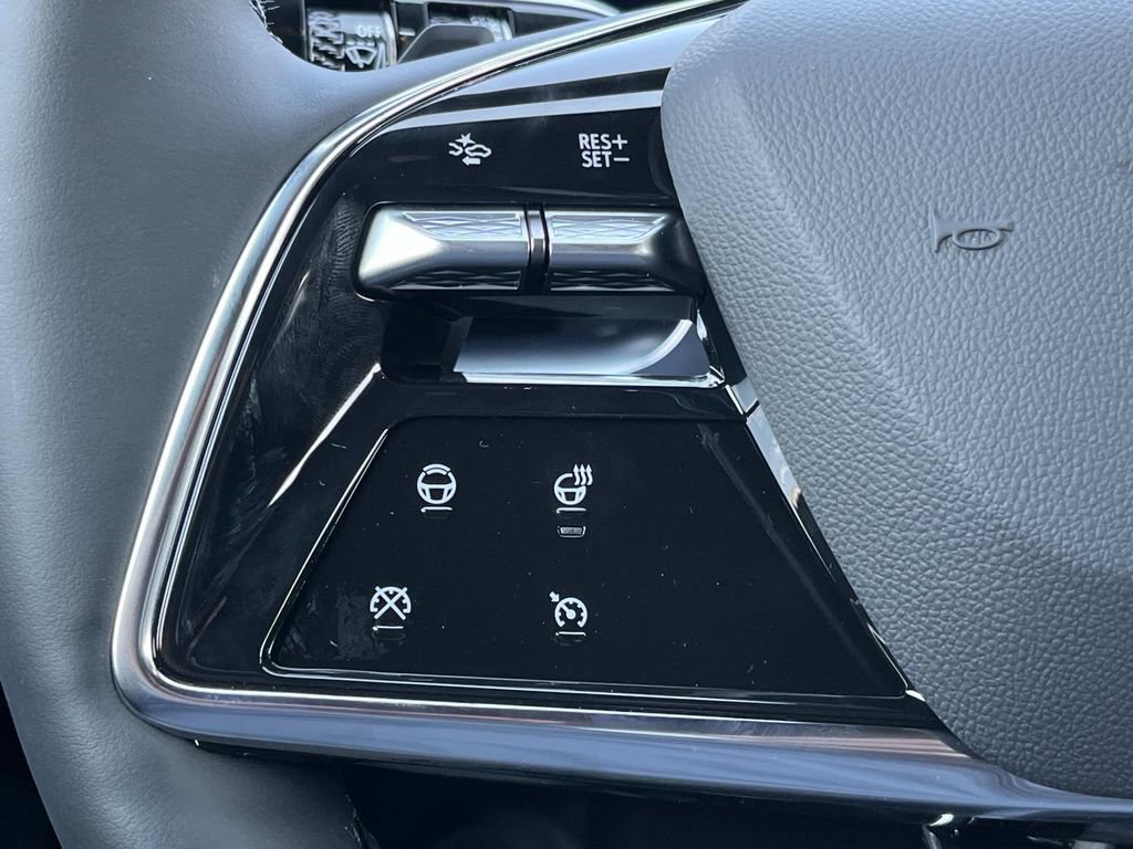 New 2026 Cadillac Lyriq Premium Luxury AWD/4WD image 28