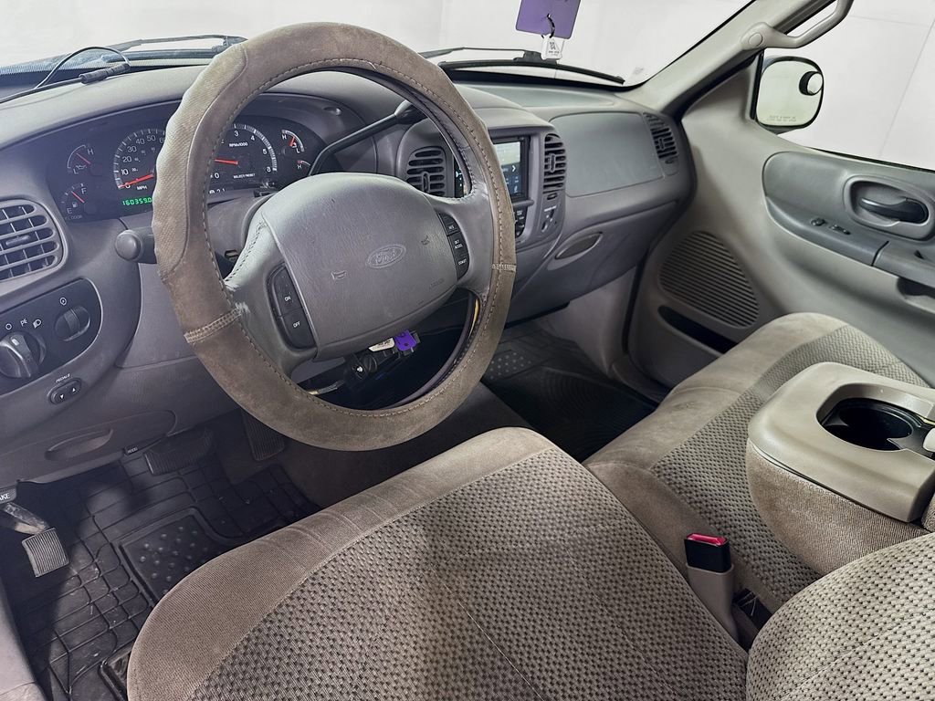 Used 2001 Ford F150 Lariat RWD image 9