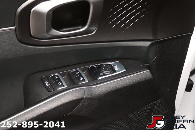 Certified 2026 Kia Sorento LX FWD image 12