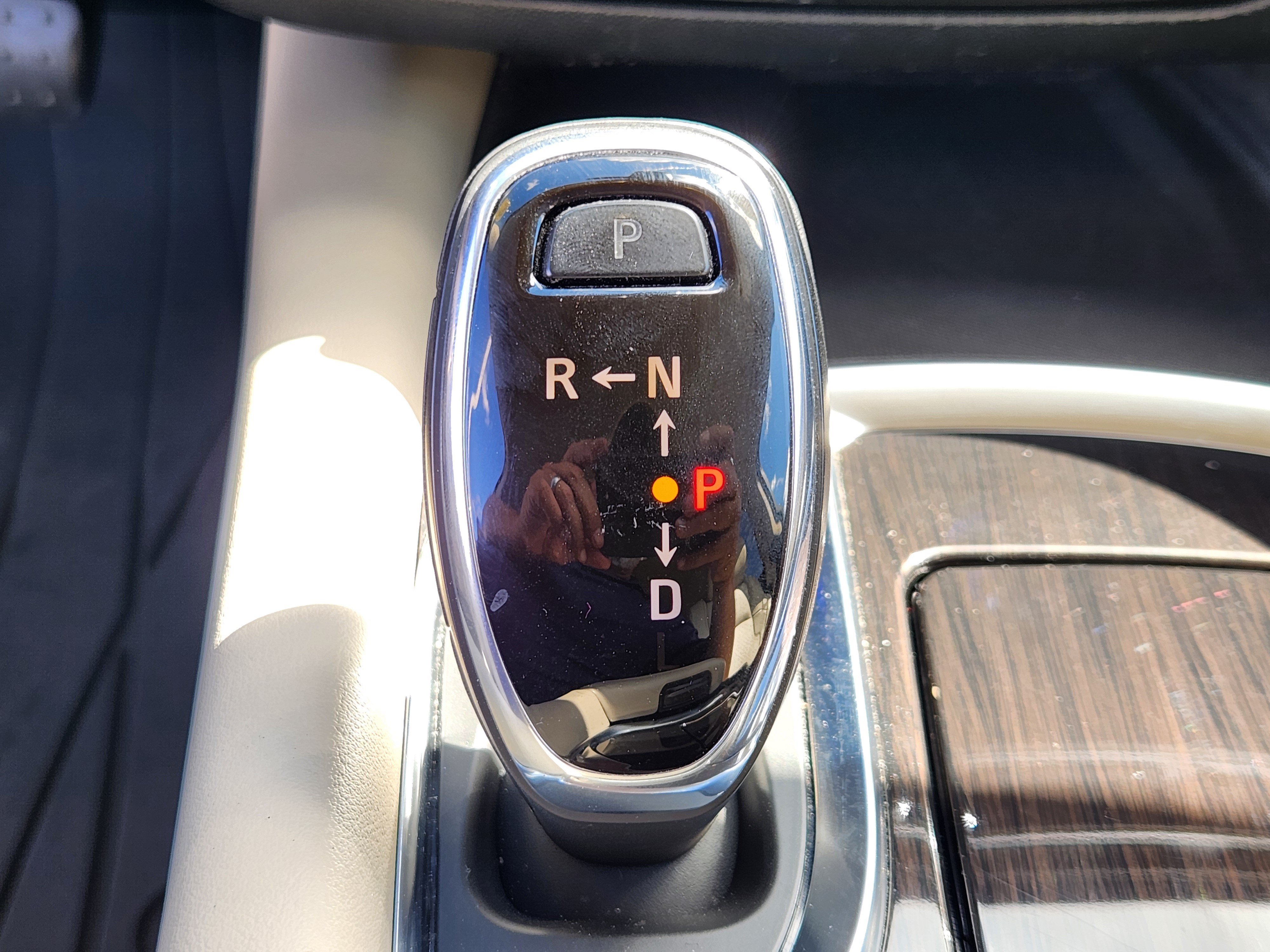 Used 2018 Buick Enclave Essence FWD image 13