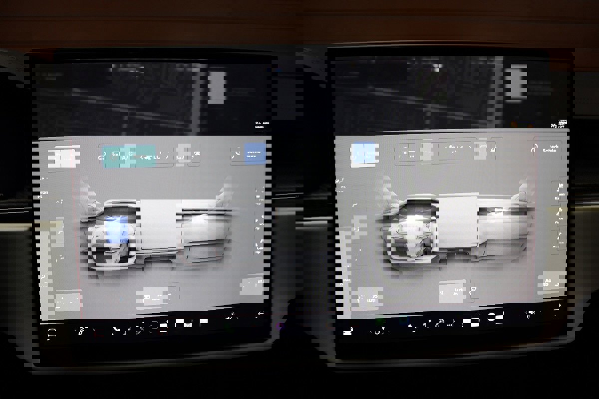 Used 2022 Tesla Model X Plaid image 45