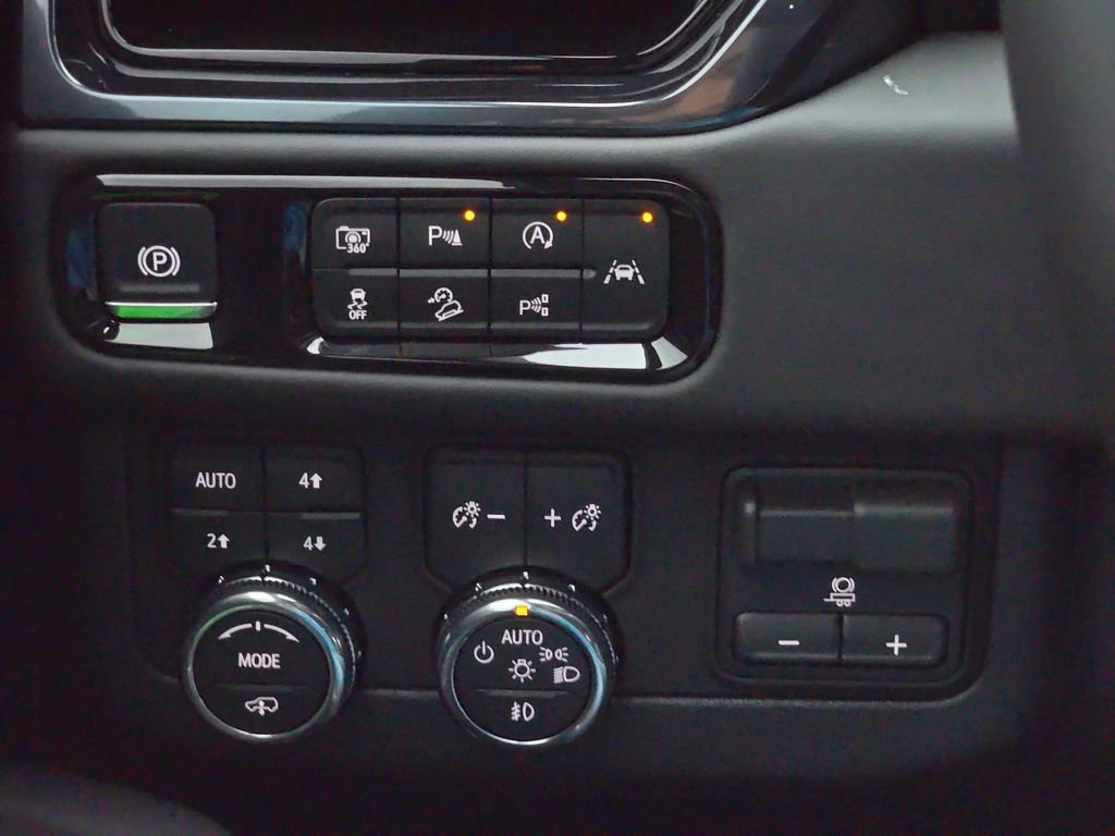 New 2026 GMC Yukon XL AT4 Ultimate w/ LPO, Floor Liner Package AWD/4WD image 27