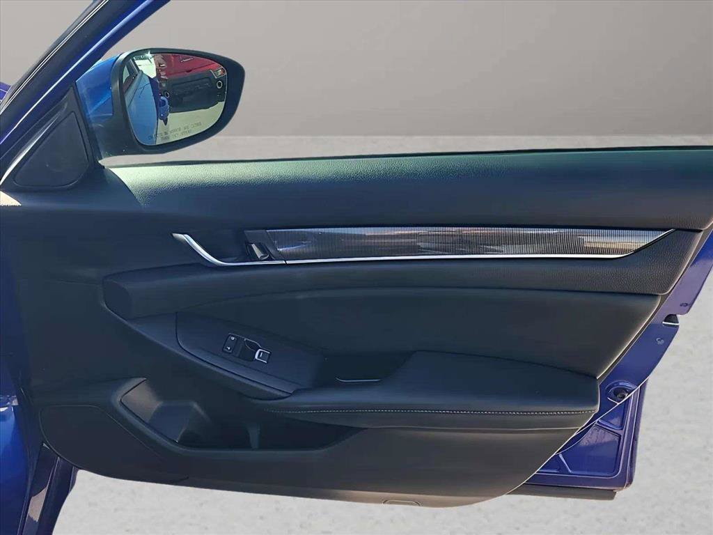 Used 2018 Honda Accord Sport image 25