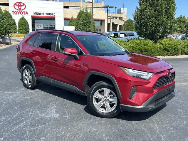 Used 2025 Toyota RAV4 XLE AWD/4WD image 2