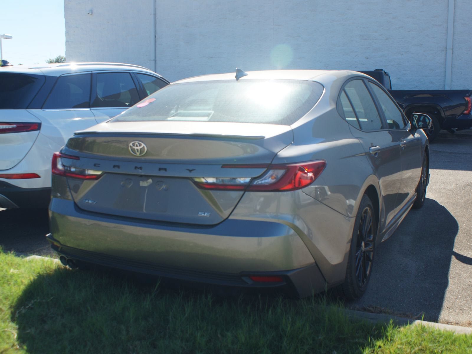 Used 2026 Toyota Camry SE FWD image 4