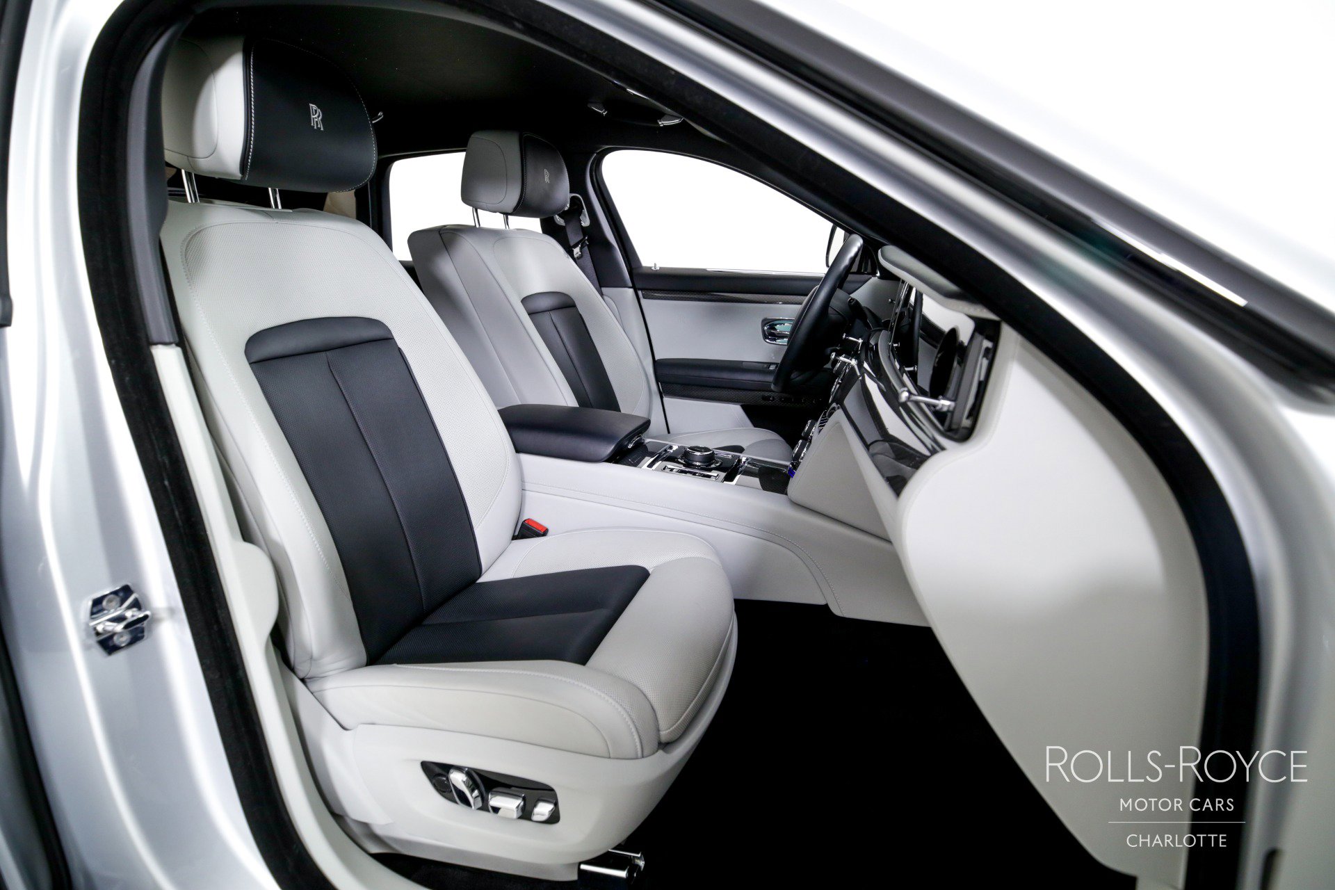 Used 2022 Rolls-Royce Ghost Black Badge AWD/4WD image 33