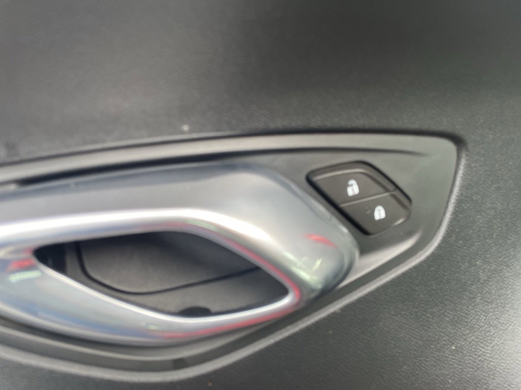 Used 2020 Chevrolet Camaro LT image 12