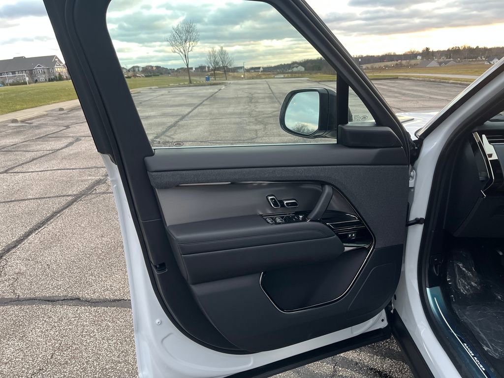 New 2026 Land Rover Range Rover Sport SE image 10