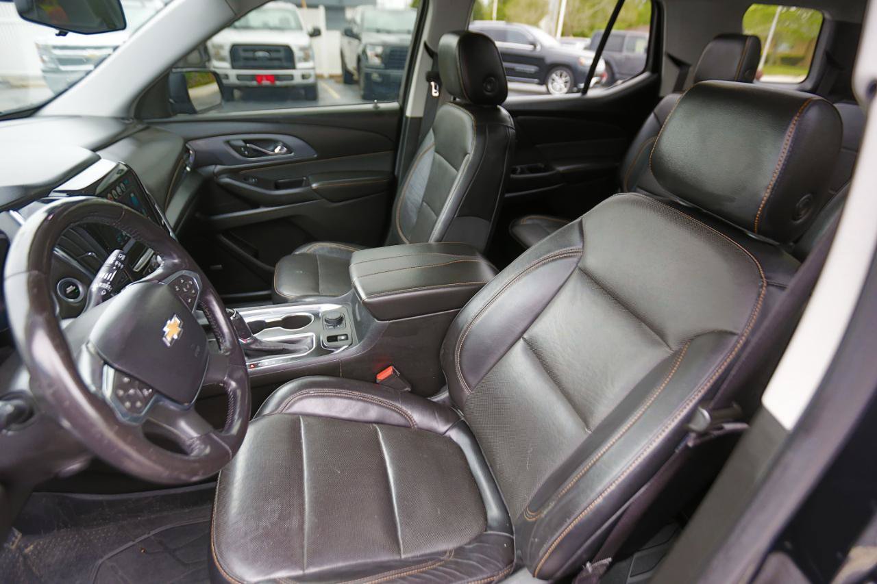 Used 2018 Chevrolet Traverse Premier w/ Driver Confidence II Package FWD image 5