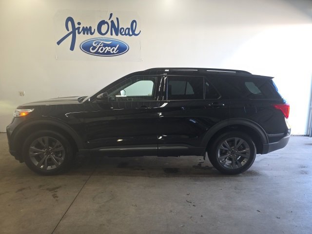 Used 2023 Ford Explorer XLT w/ Equipment Group 202A image 28