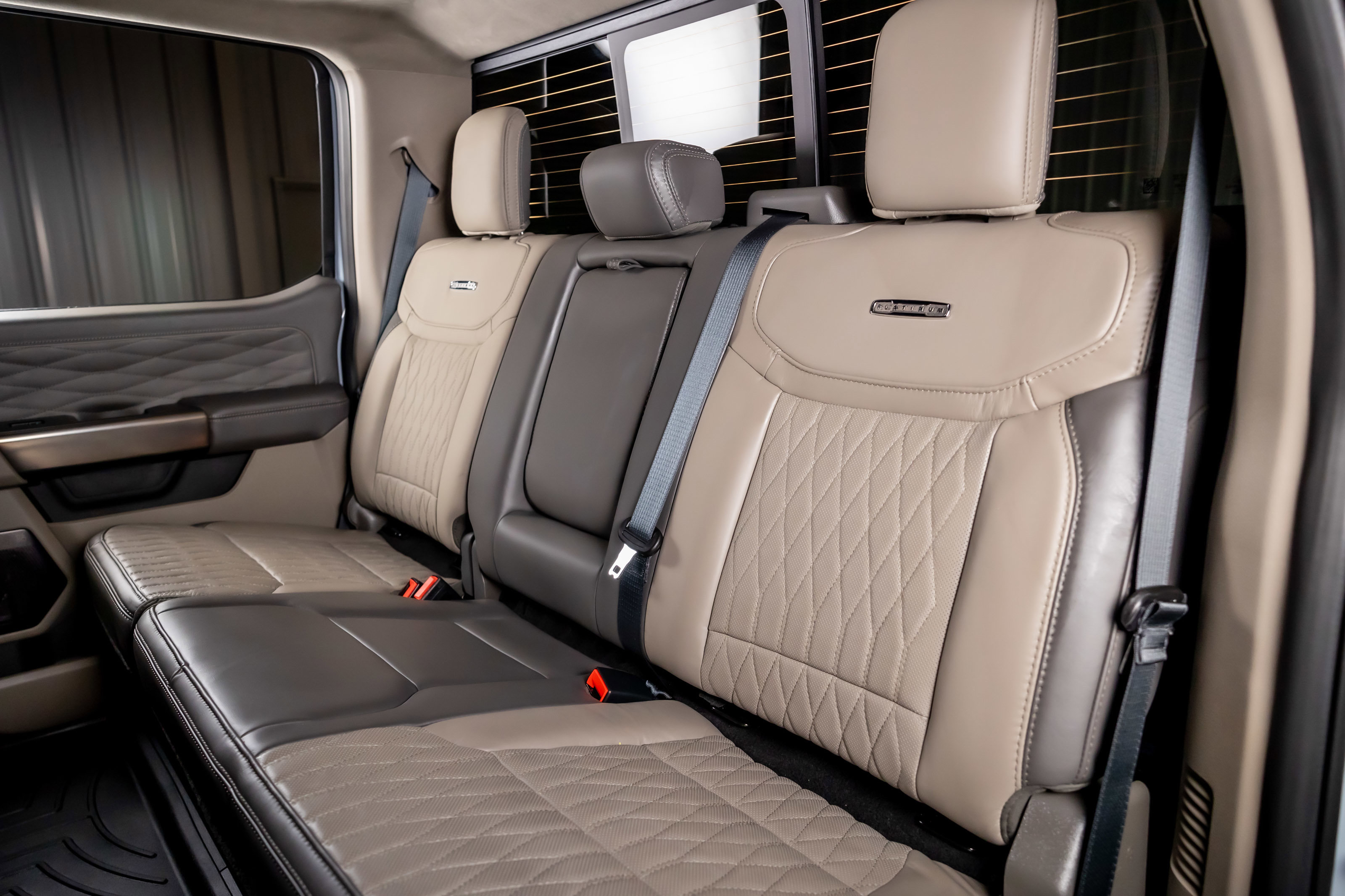 Used 2026 Ford F250 Platinum w/ Platinum Plus Package image 27