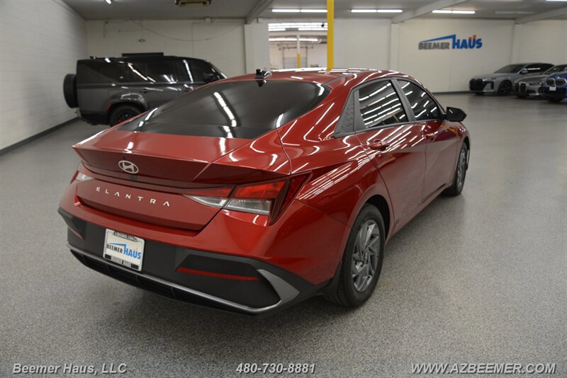 Used 2024 Hyundai Elantra SEL FWD image 9