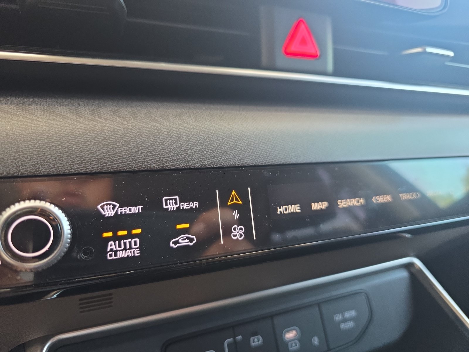 Used 2026 Kia Carnival EX FWD image 15