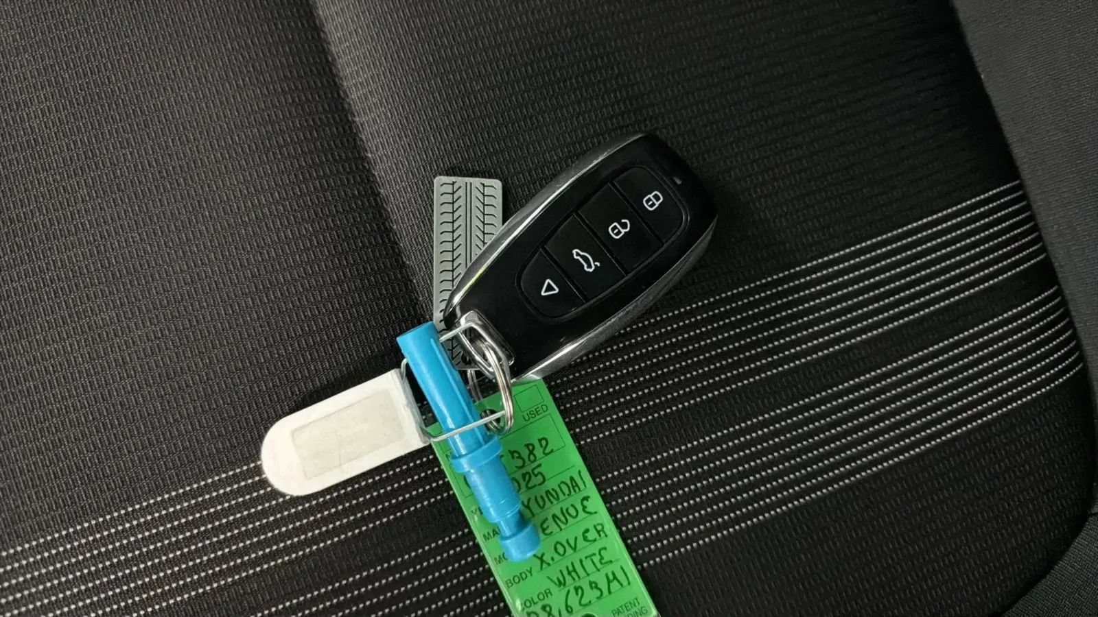 Used 2025 Hyundai Venue SEL FWD image 23