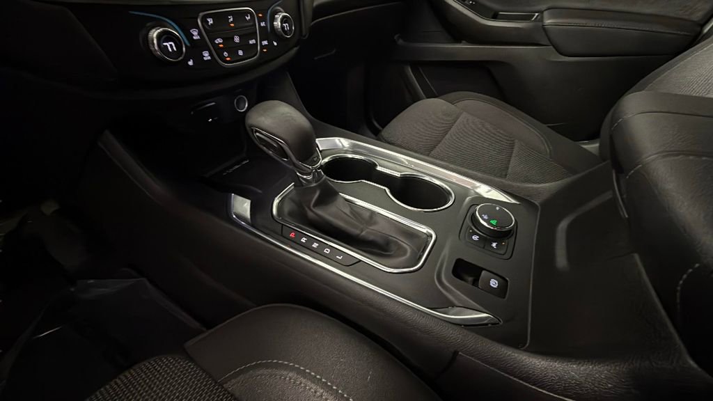 Used 2023 Chevrolet Traverse LT image 18