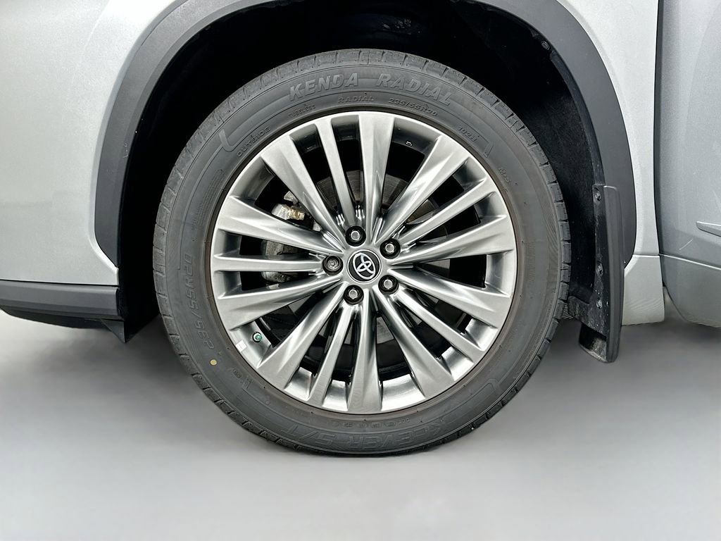 Used 2023 Toyota Highlander Platinum image 33