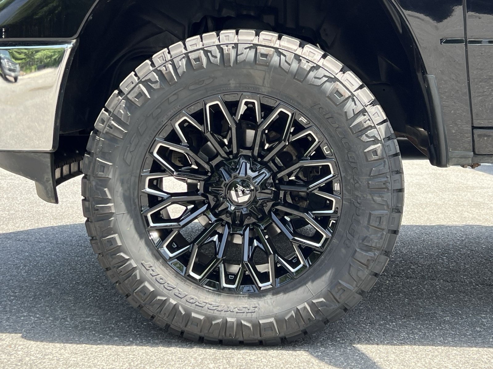 Used 2024 RAM 1500 Classic SLT AWD/4WD image 17
