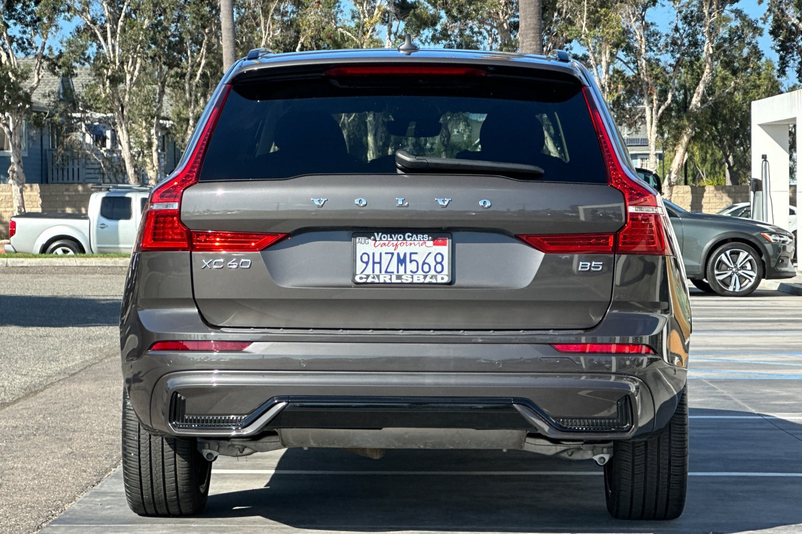Certified 2023 Volvo XC60 B5 Ultimate w/ Climate Package FWD image 5