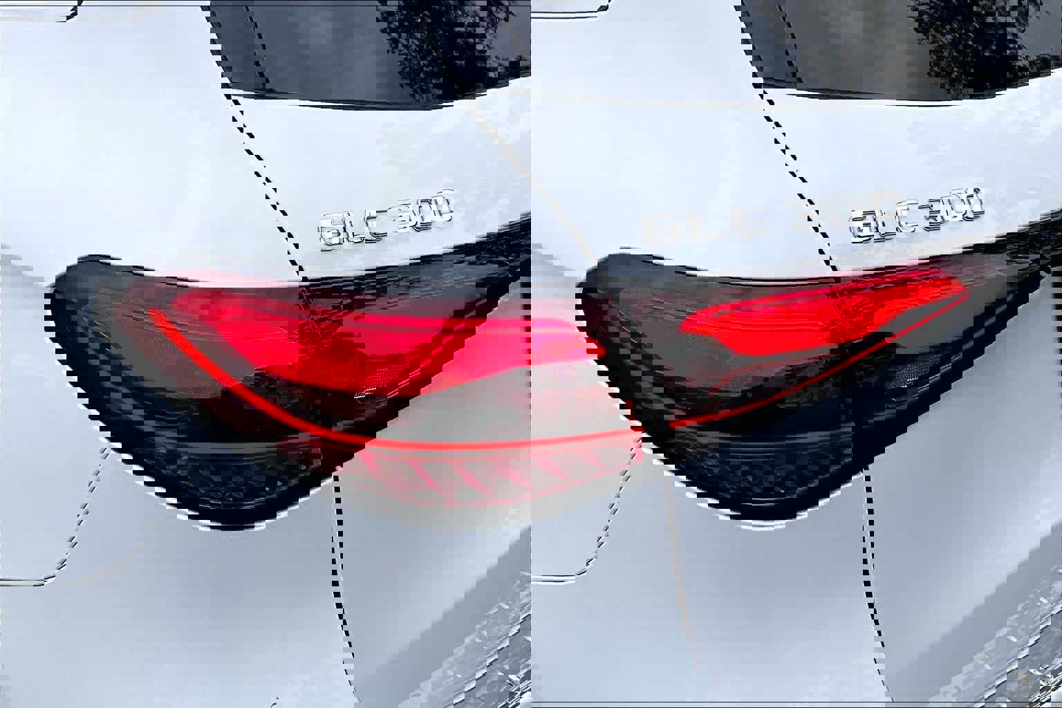 Used 2024 Mercedes-Benz GLC 300 4MATIC image 29