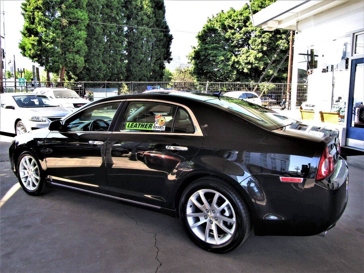Used 2009 Chevrolet Malibu LTZ w/ Rear Power Package FWD image 9