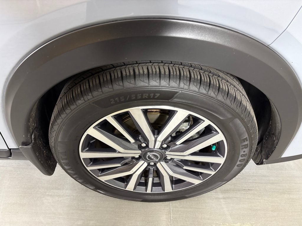 Used 2022 Nissan Kicks SV FWD image 11