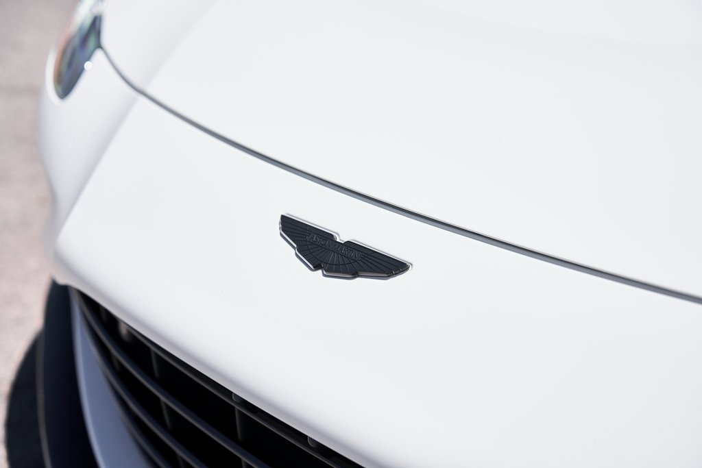 Used 2023 Aston Martin V8 Vantage Roadster image 7