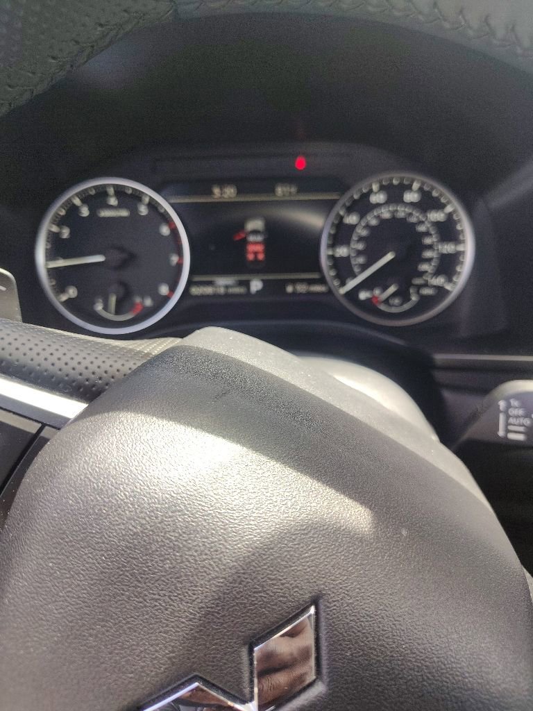 Used 2025 Mitsubishi Outlander SE AWD/4WD image 2