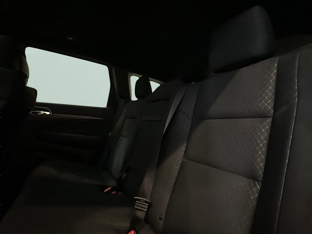 Used 2019 Jeep Grand Cherokee Laredo image 12