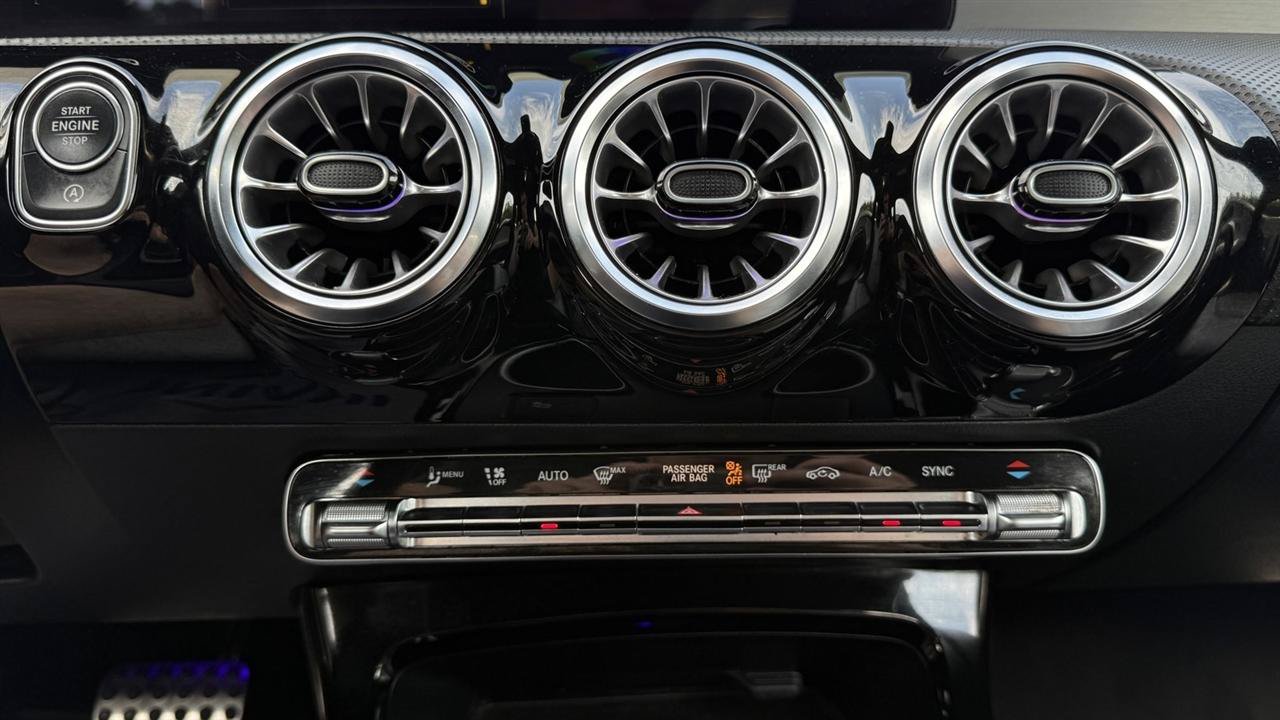 Used 2023 Mercedes-Benz CLA 250 4MATIC image 57