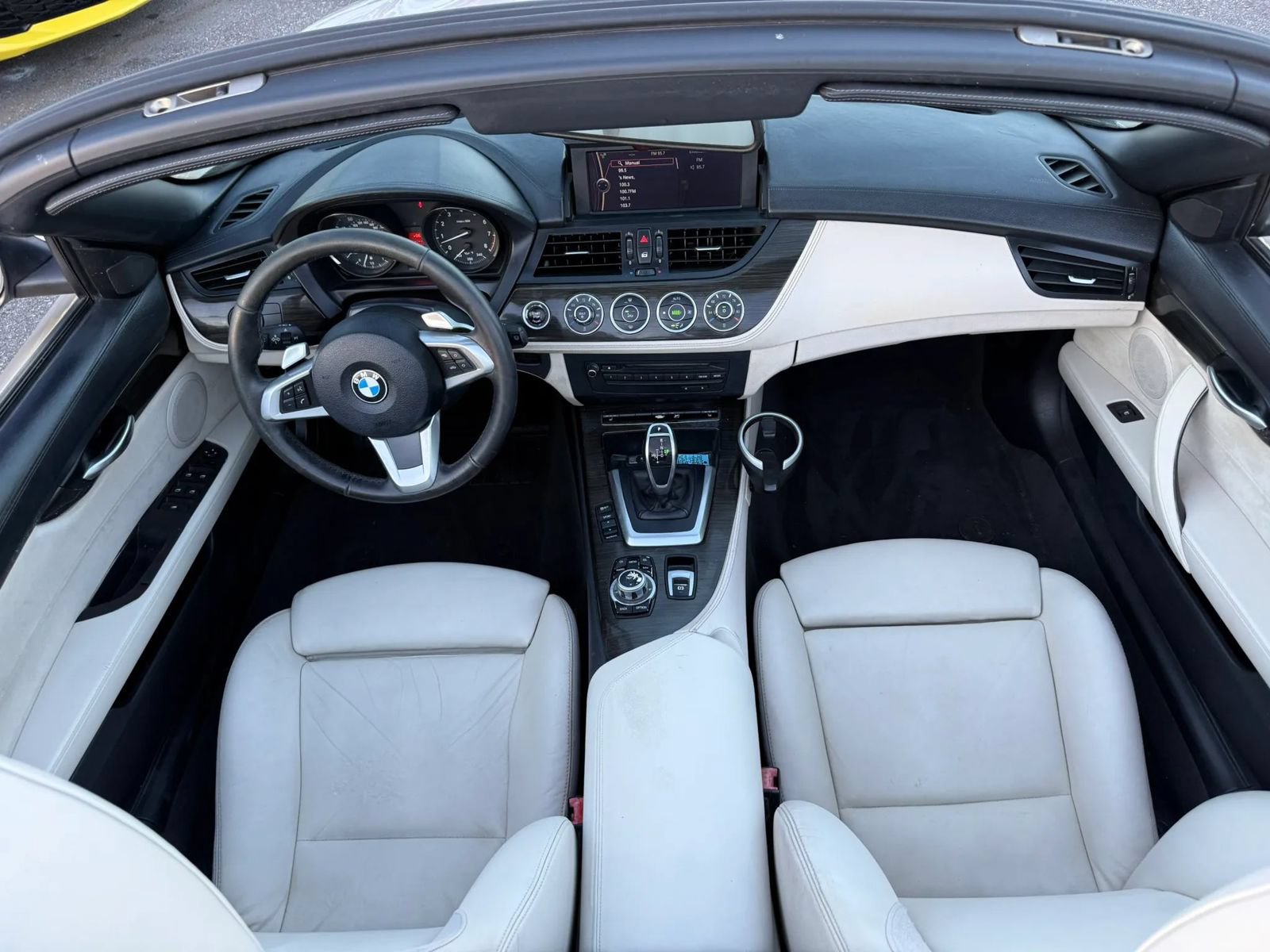 Used 2010 BMW Z4 sDrive35i w/ Premium Pkg RWD image 14