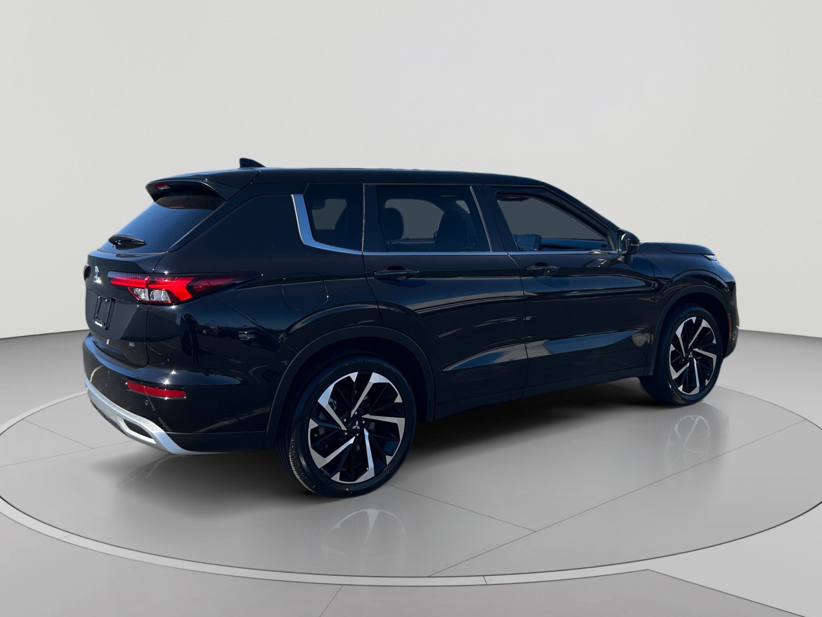 Used 2024 Mitsubishi Outlander SE FWD image 5