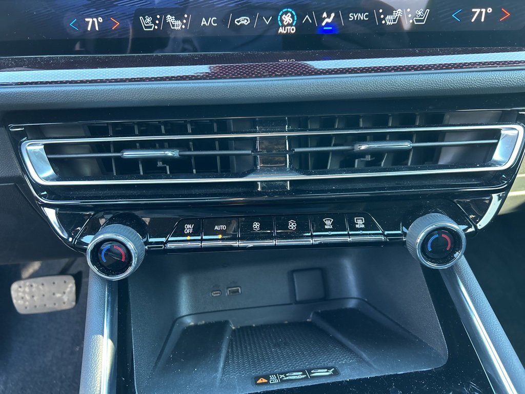 Used 2024 Chevrolet Traverse RS image 15