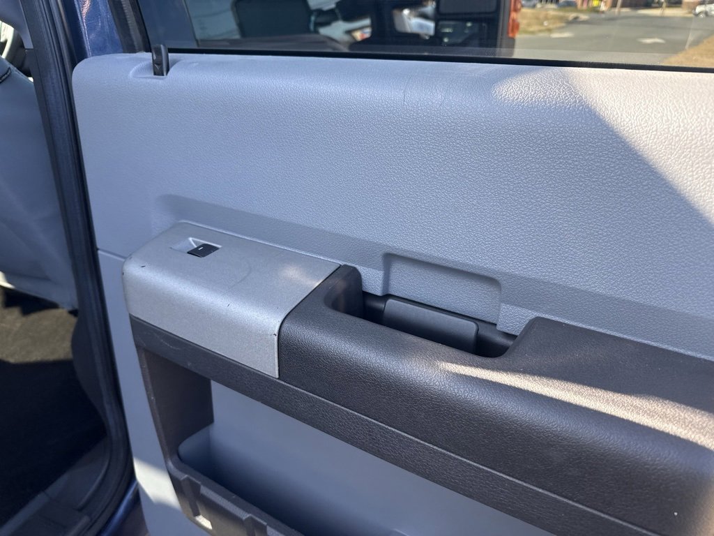 Used 2014 Ford F250 XLT w/ Snow Plow Prep Package image 31