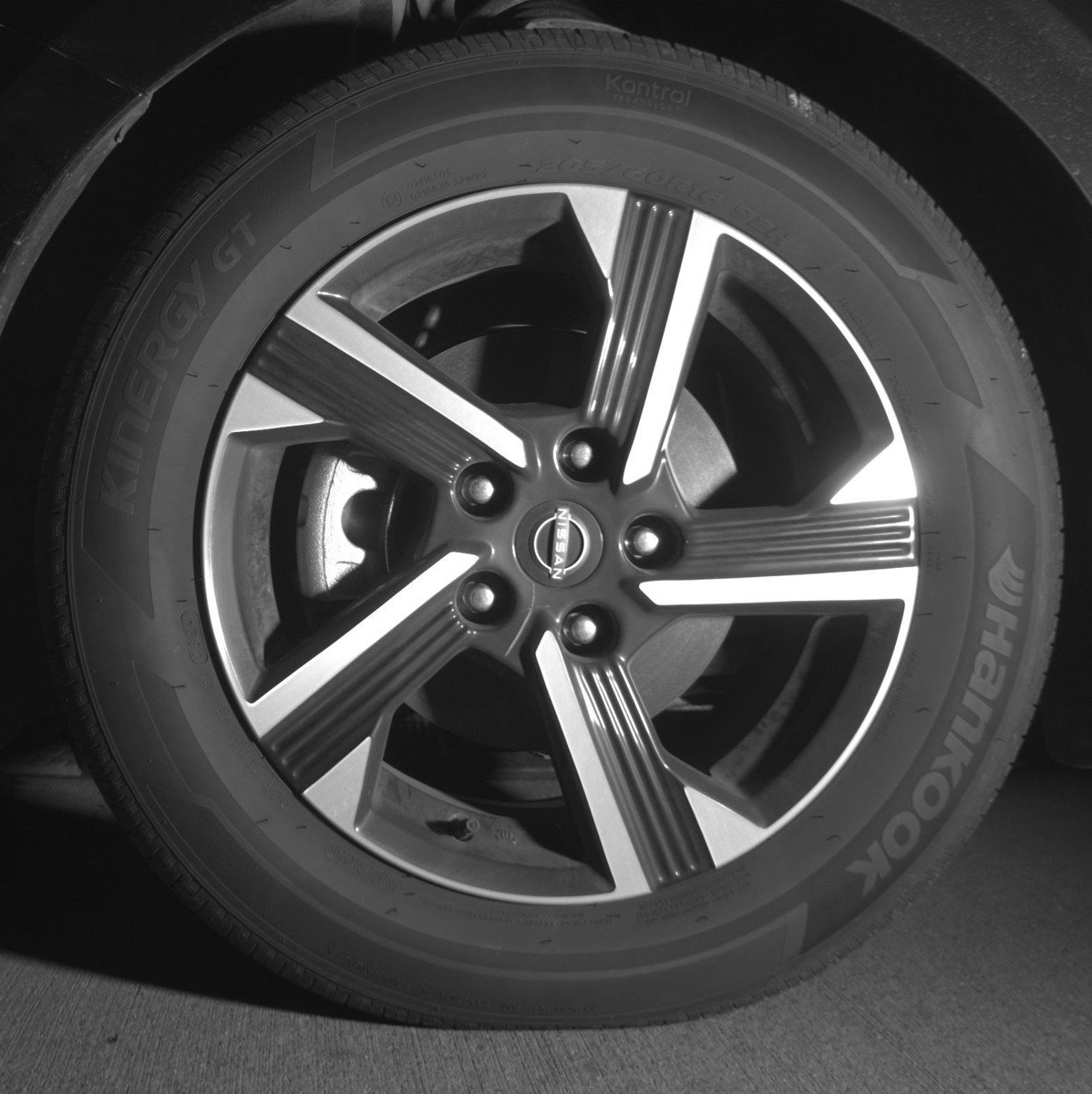 Used 2025 Nissan Sentra SV image 12