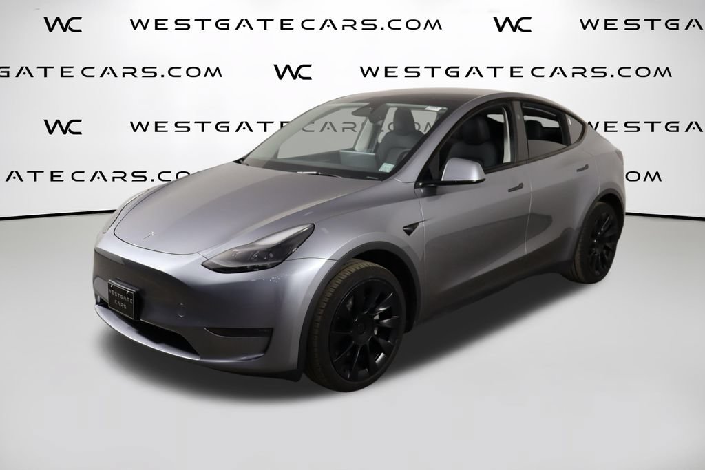 Used 2024 Tesla Model Y Long Range AWD/4WD image 1