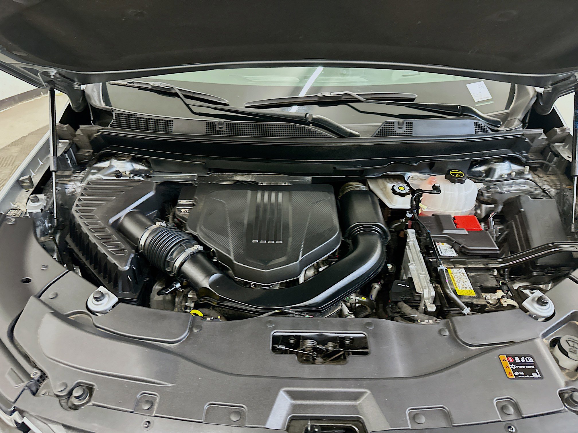 Used 2025 Chevrolet Traverse LT image 36